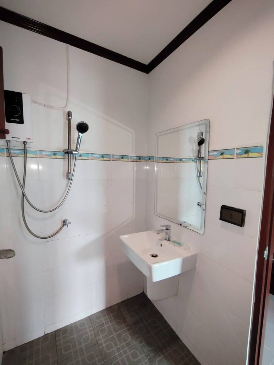 Basic Room, City View | Bathroom | Shower, free toiletries, soap, shampoo