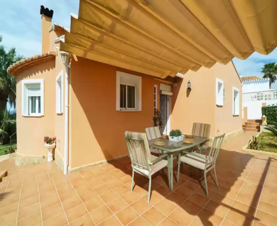 Villa | Balcony