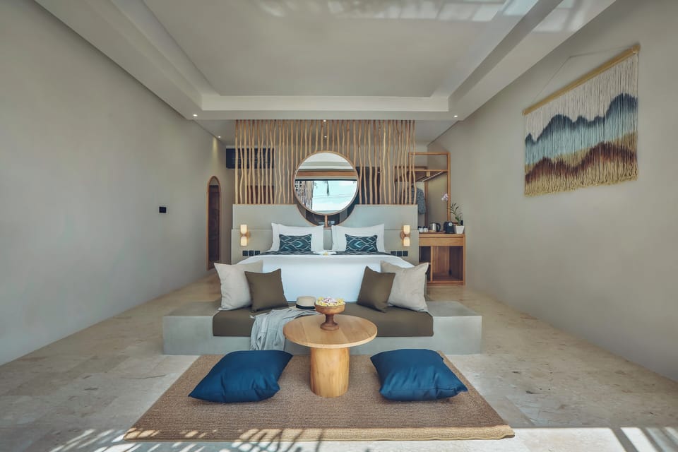 Ocean View Suite with Pool Access | Minibar, in-room safe, blackout drapes, free WiFi