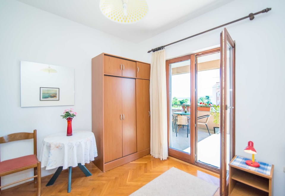 Apartment (Two Bedroom Apartment with Balcony an) | 2 bedrooms, free WiFi