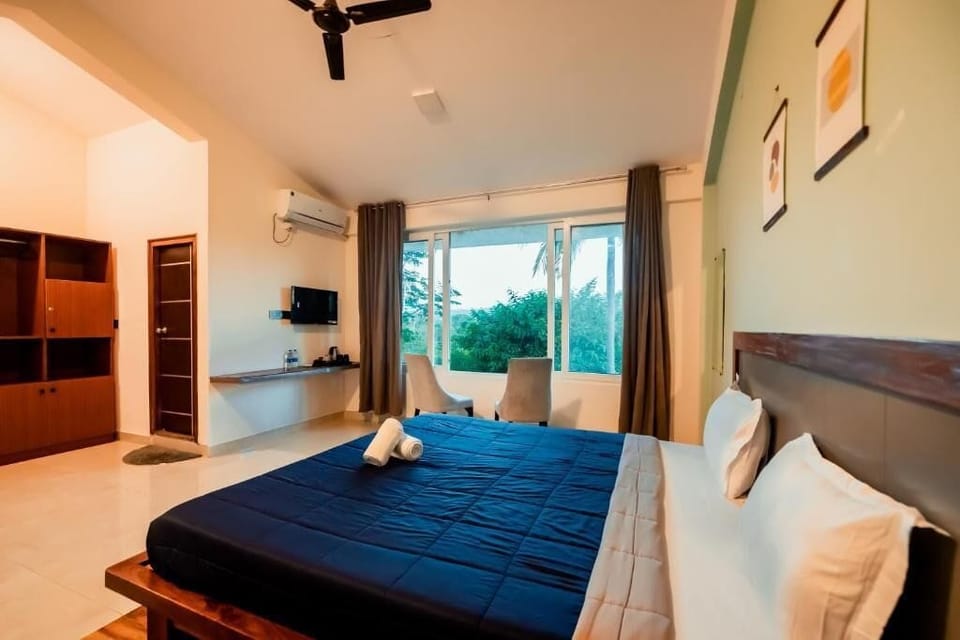 Superior Room | Desk, iron/ironing board, free WiFi