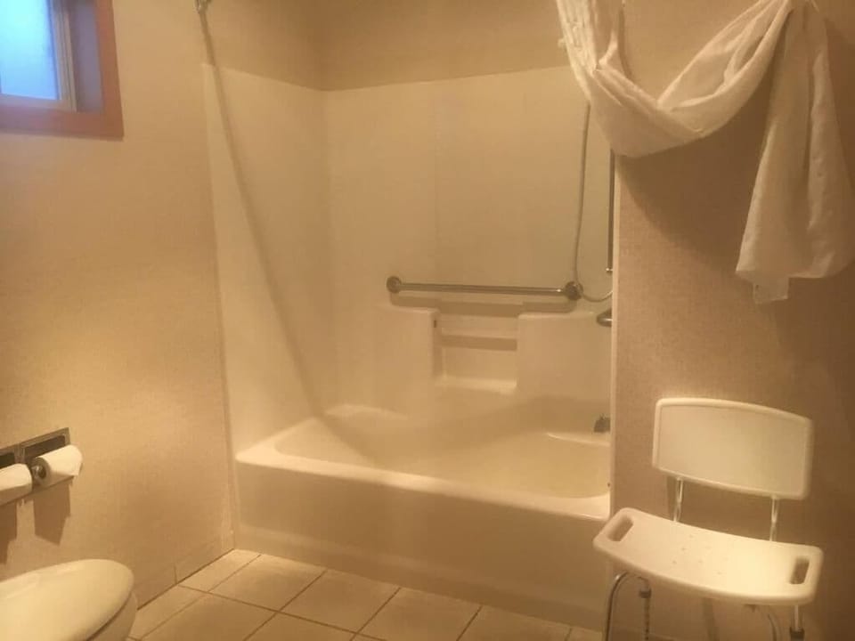 RiverTree Inn & Suites Hotel in Clarkston