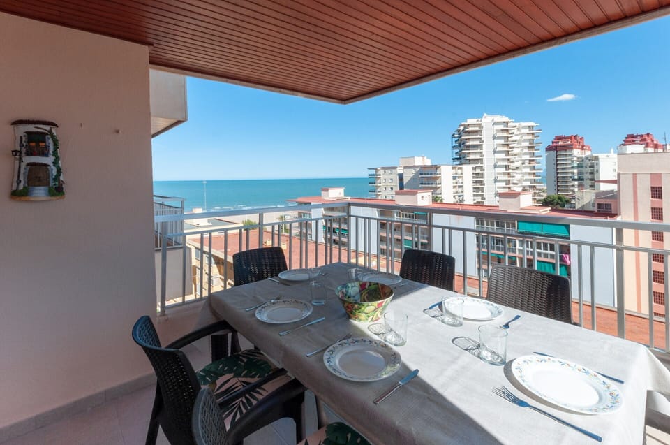 Apartment | Outdoor dining