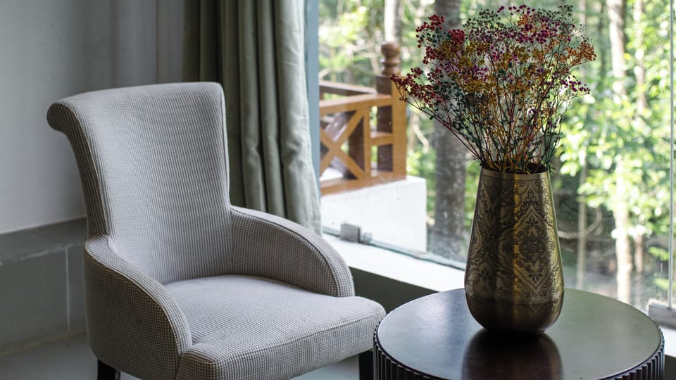 Suite, Balcony, Garden View | Living area | TV