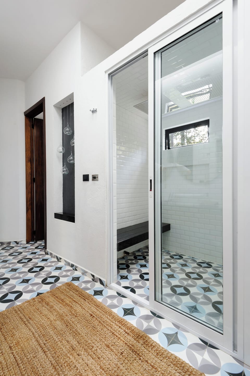 Family House, Garden View | Bathroom | Deep soaking tub, rainfall showerhead, towels, soap