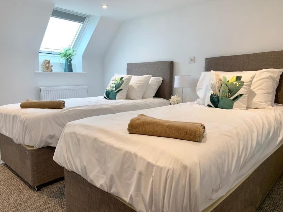 Superior Double or Twin Room, Sea View | In-room safe, iron/ironing board, free WiFi, bed sheets