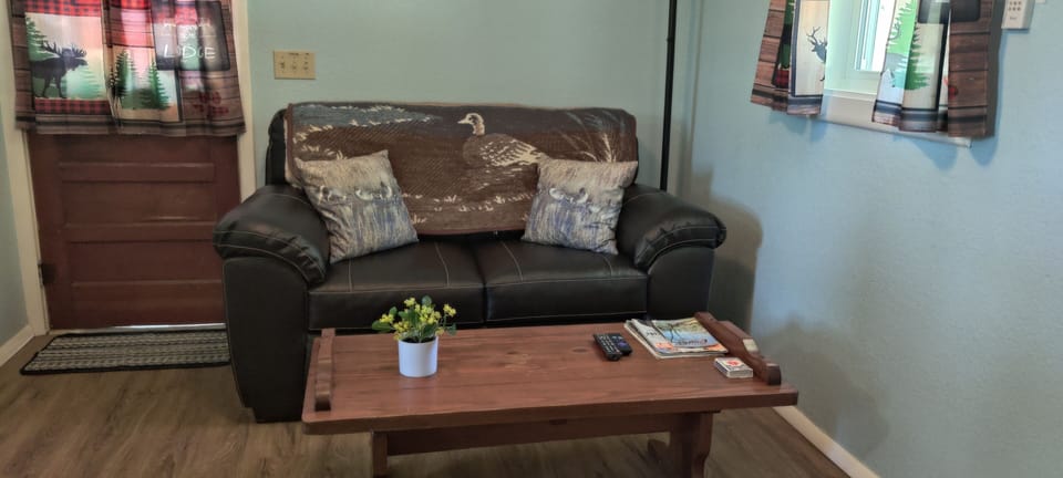 Family Cabin, Multiple Beds, Non Smoking, Resort View | Living area