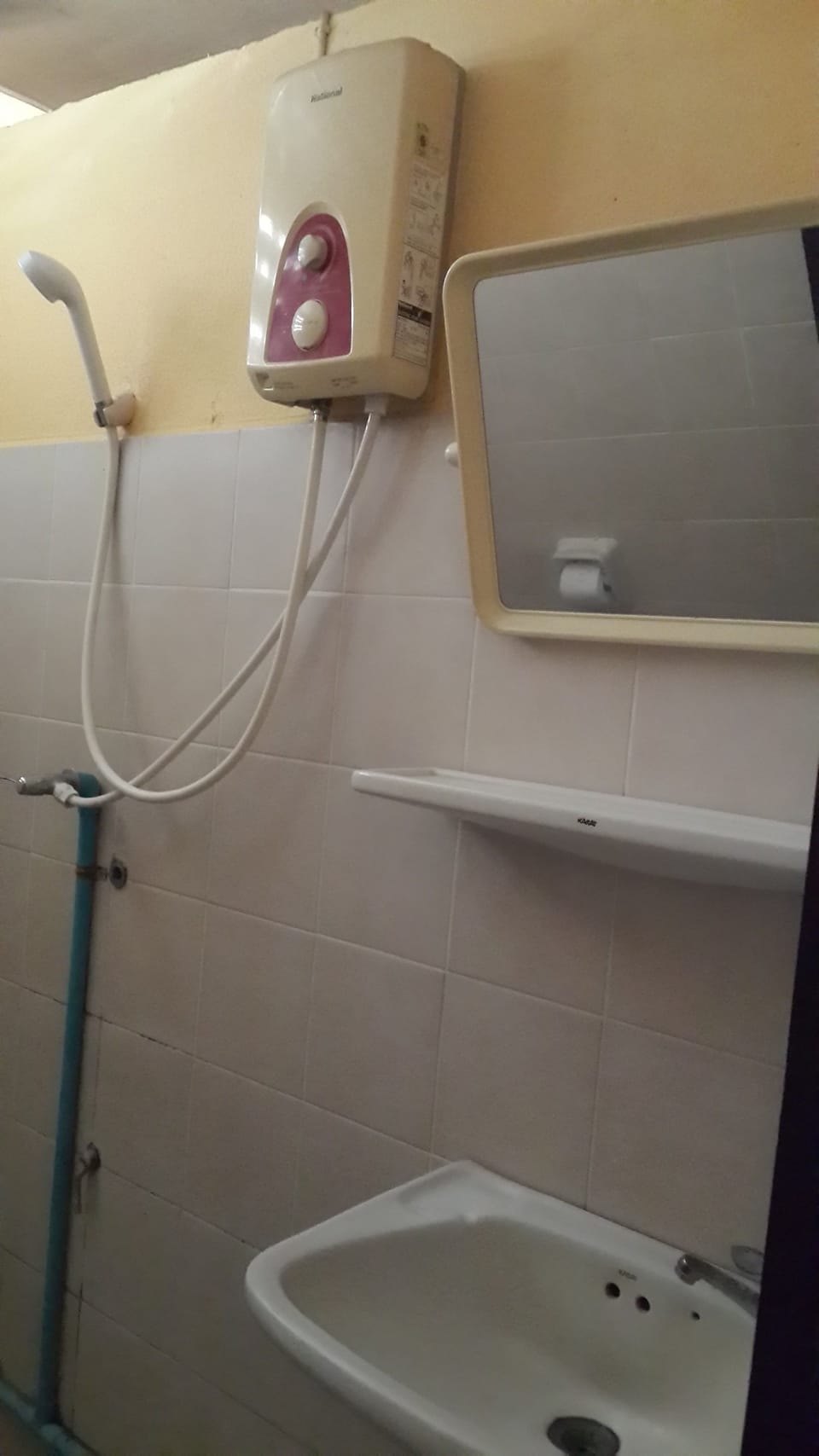 Standard Double Room | Bathroom | Shower