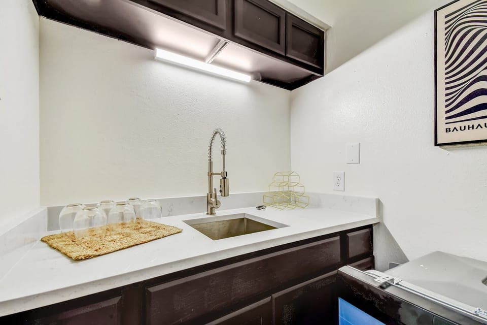 Superior House, 2 Bedrooms, Non Smoking | Private kitchen | Coffee/tea maker, electric kettle