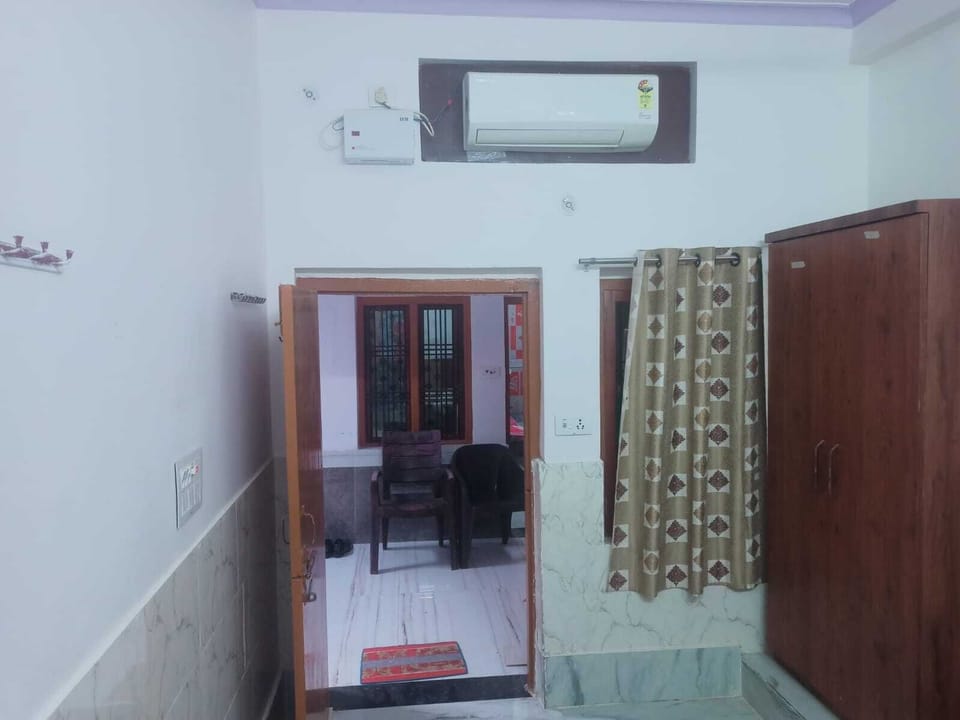 In-room safe, iron/ironing board, free WiFi