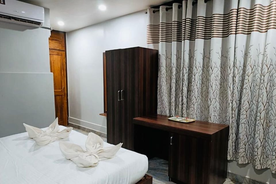 Standard Double Room | Free WiFi, bed sheets