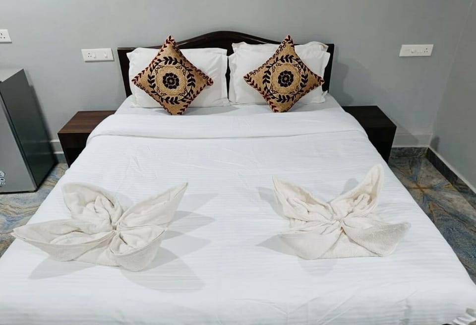 Standard Double Room | Free WiFi, bed sheets