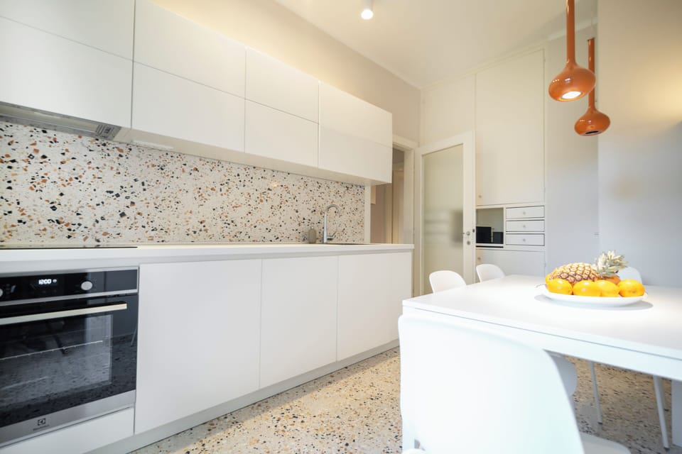 Deluxe Apartment, Non Smoking | Private kitchen | Electric kettle