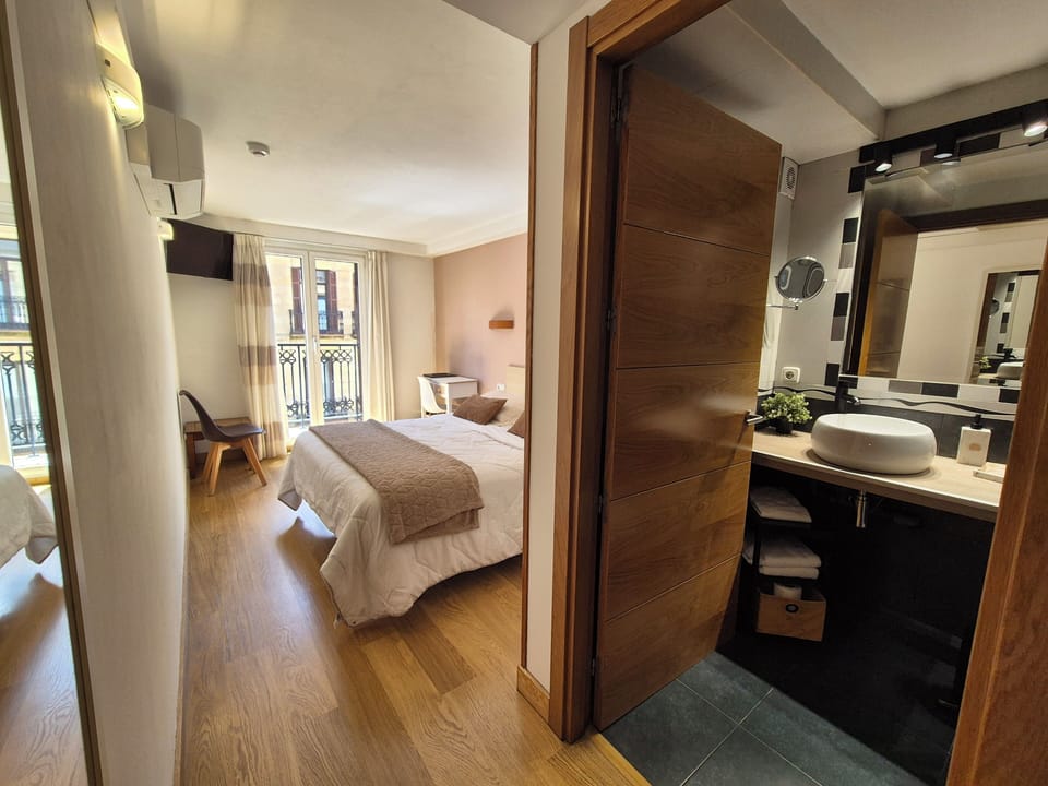 Superior Double Room, Balcony, City View | Down comforters, desk, soundproofing, iron/ironing board