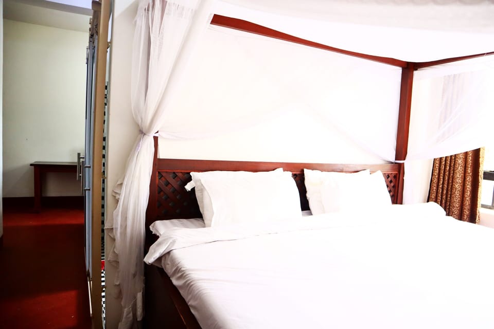 Superior Double Room | Desk, laptop workspace, blackout drapes, free WiFi