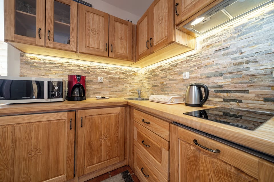 Apartment, 1 Bedroom, Balcony | Private kitchenette