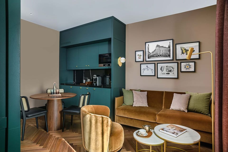 Suite | Private kitchen | Fridge, espresso maker, coffee/tea maker, electric kettle