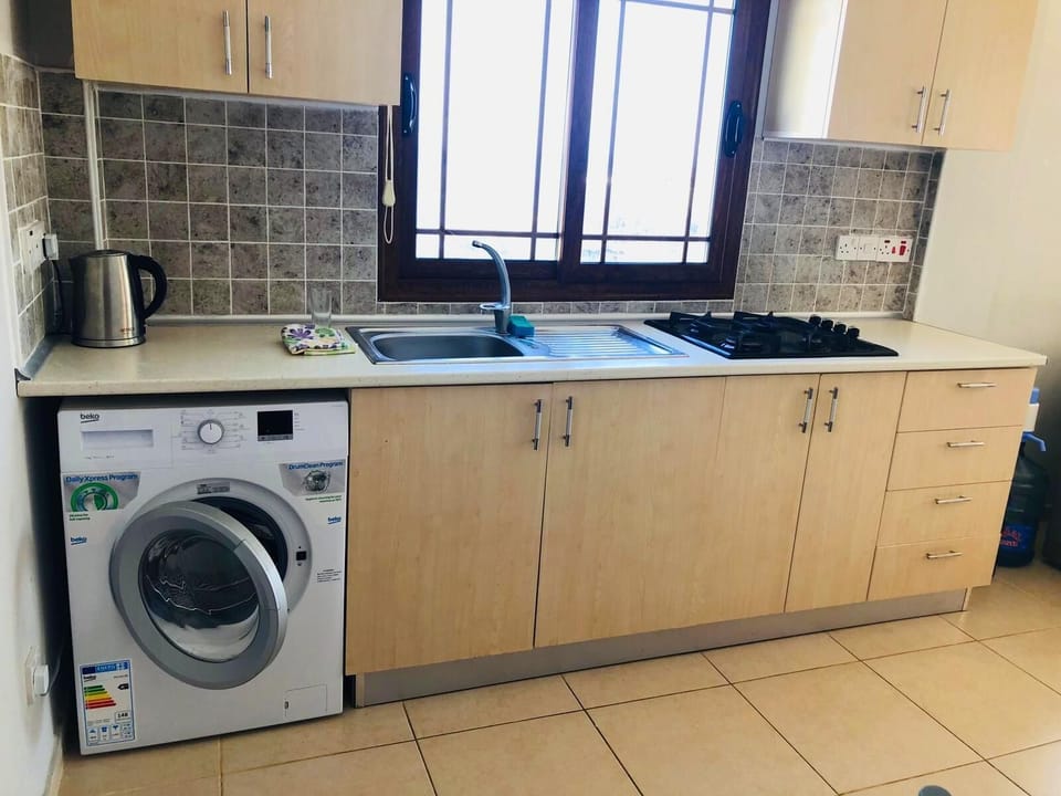 Standard Bungalow | Private kitchen | Mini-fridge, stovetop, cookware/dishes/utensils
