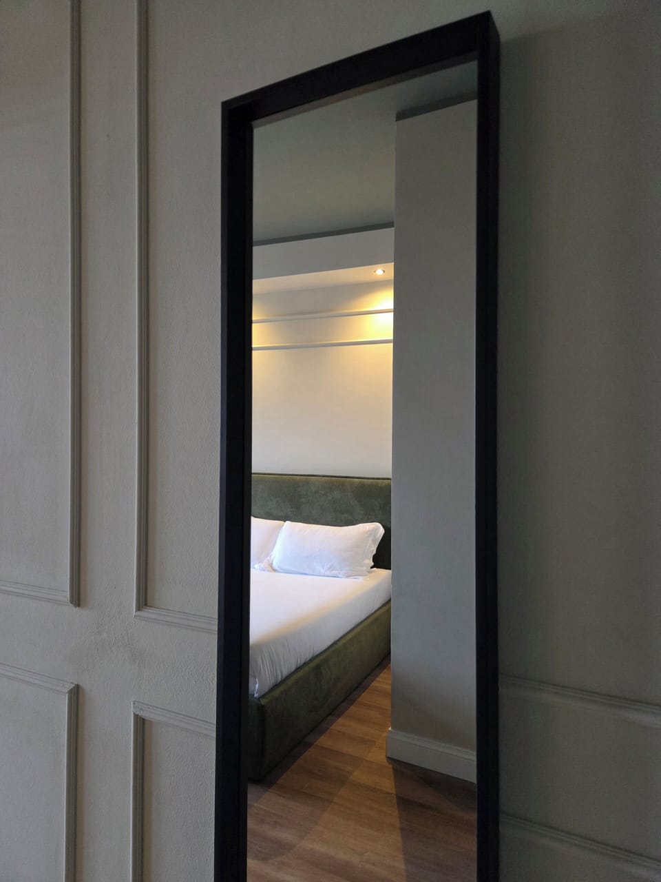 Deluxe Double Room | Desk, laptop workspace, soundproofing, iron/ironing board