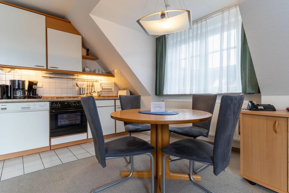 Apartment | Dining
