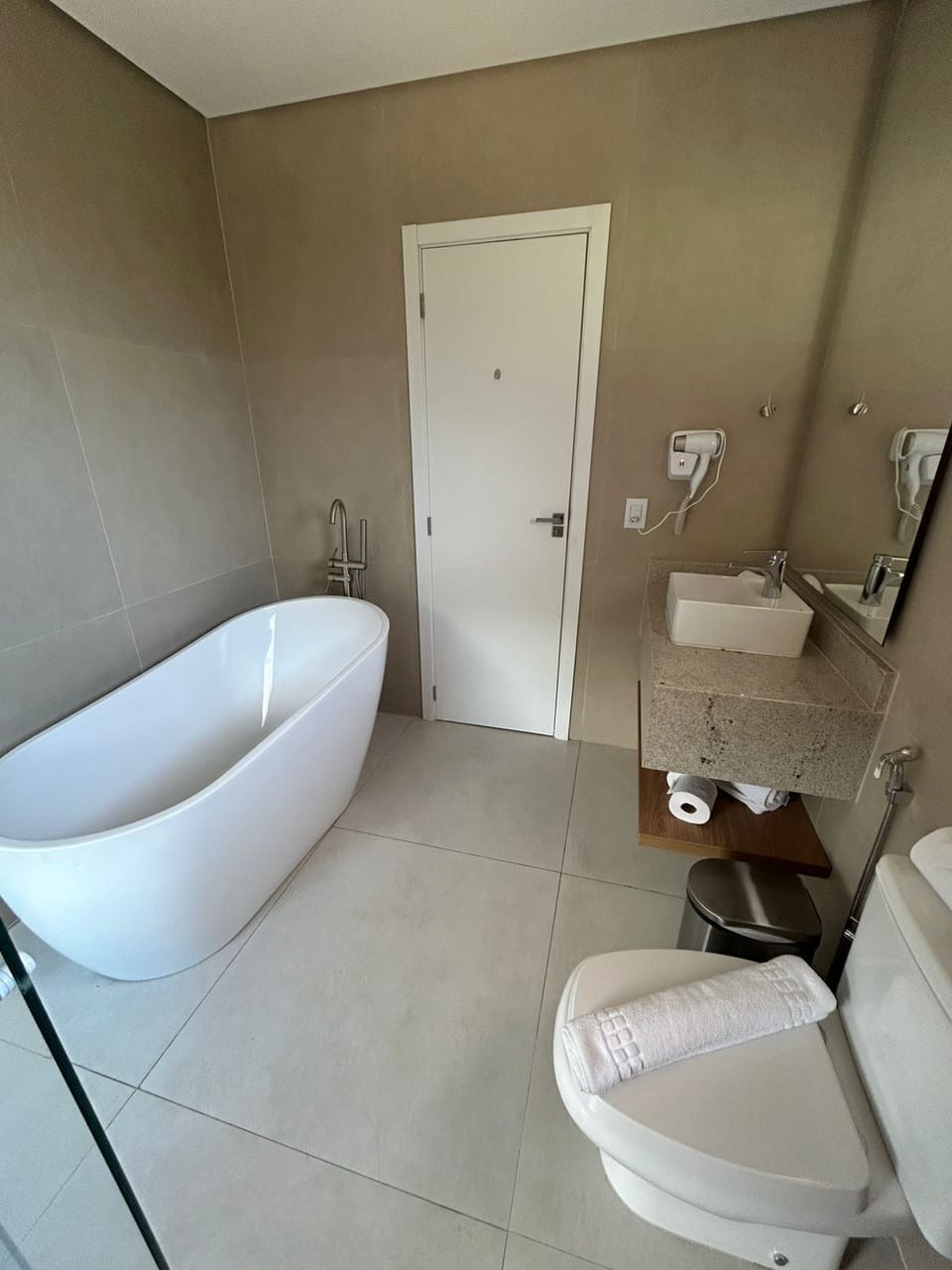 Suite Deluxe | In-room safe, laptop workspace, free WiFi