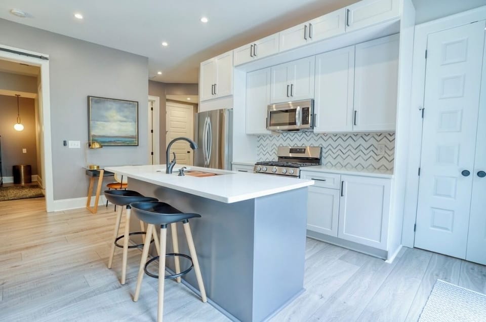 Apartment, Garden View | Private kitchen | Coffee/tea maker, electric kettle, toaster