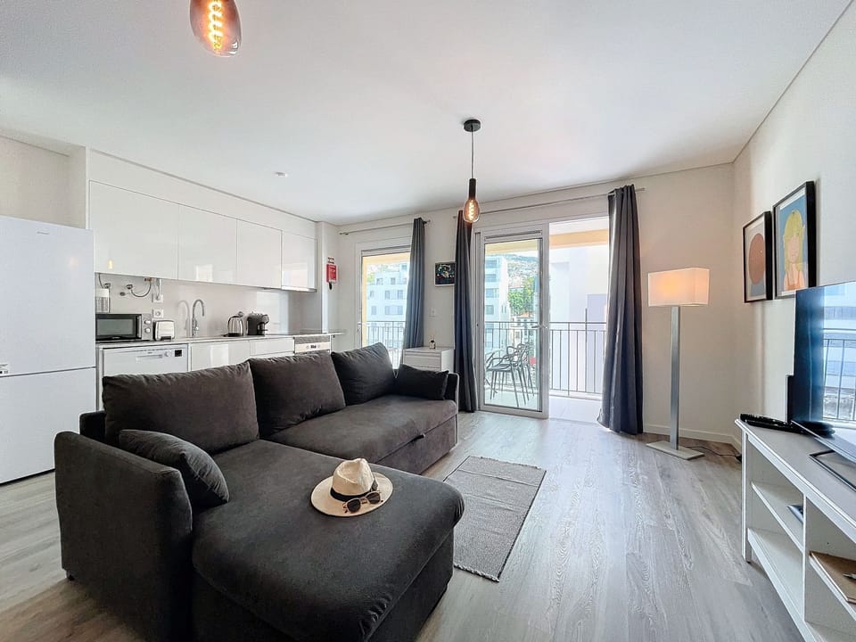 House | 1 bedroom, desk