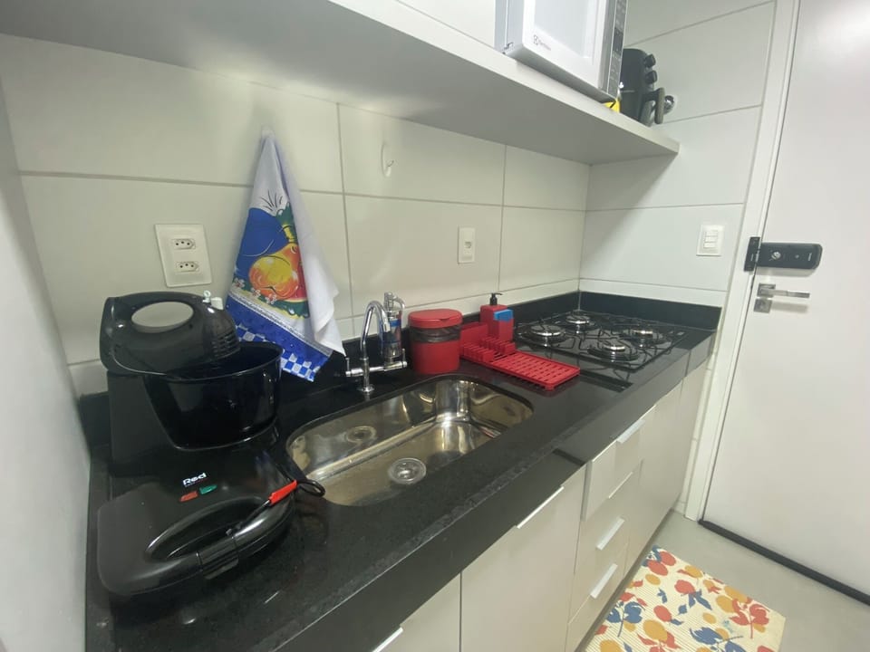 Coffee/tea maker, blender