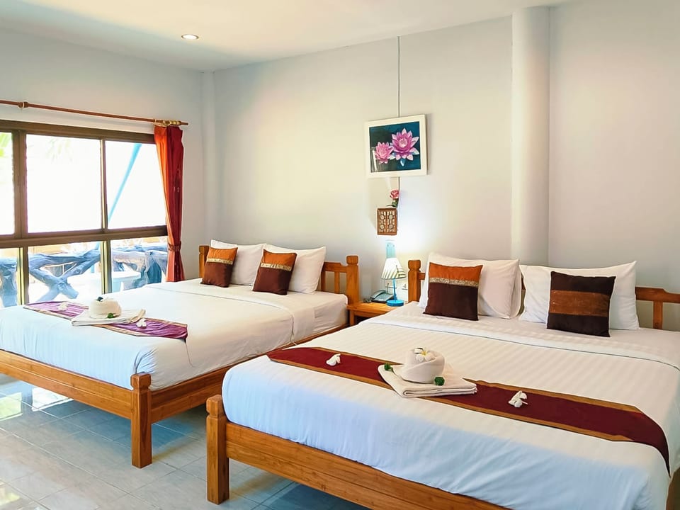 Quadruple Room with Terrace | Desk, free WiFi, bed sheets