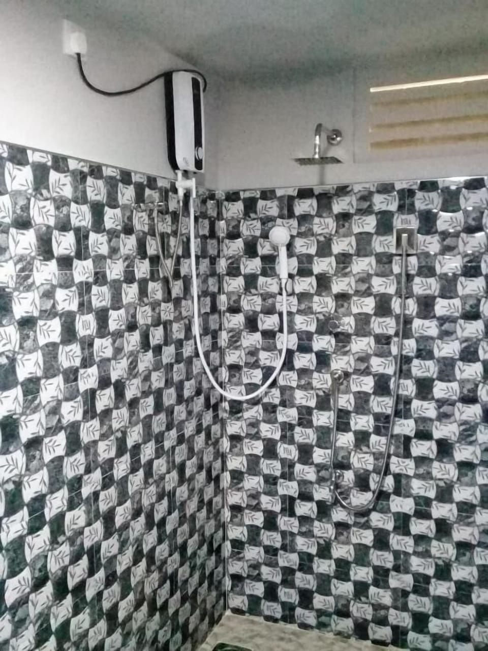 Towels, soap, shampoo, toilet paper