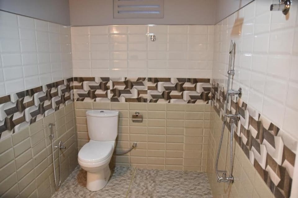 Towels, soap, shampoo, toilet paper