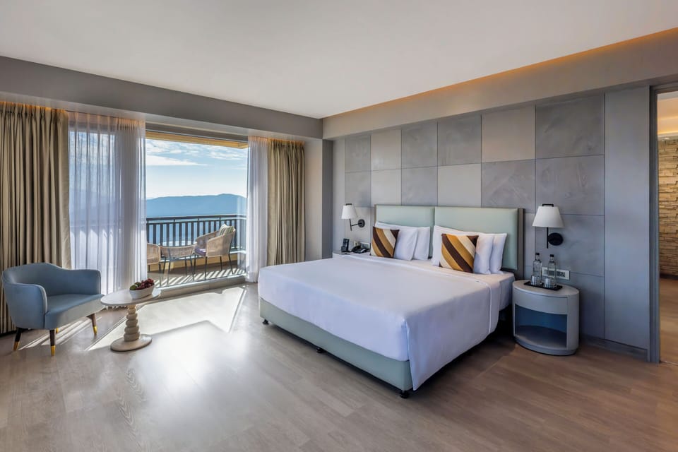 Presidential Suite, 1 King Bed, Mountain View (Private Balconies) | Minibar, in-room safe, iron/ironing board, free cribs/infant beds