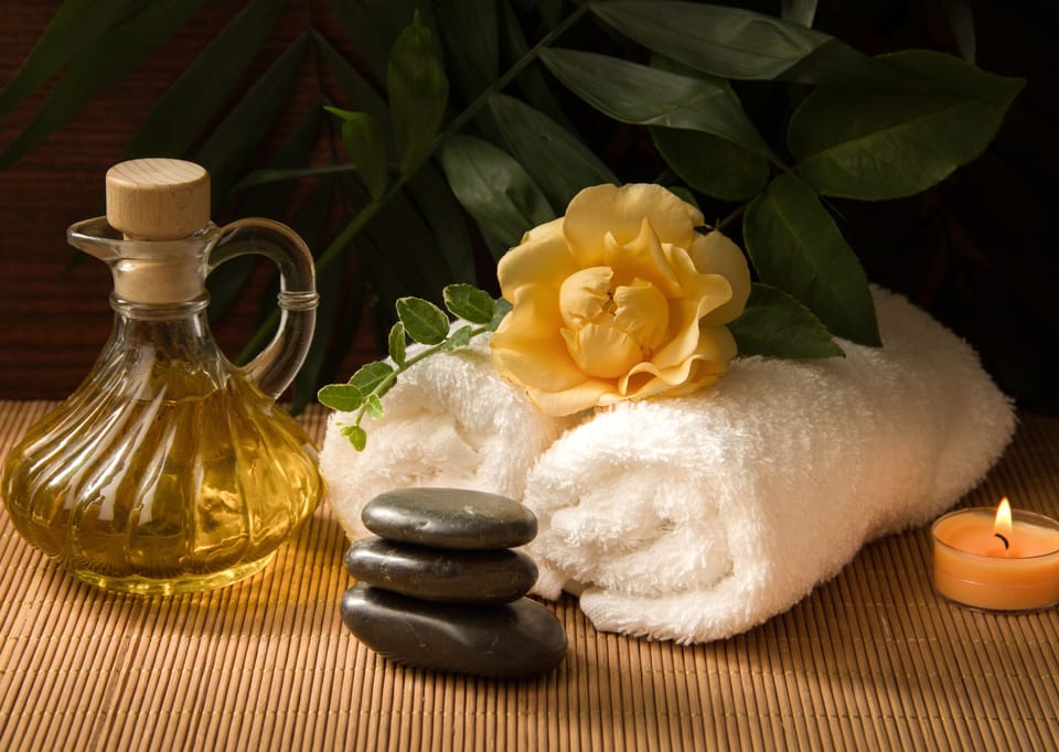 Couples treatment rooms, reflexology, massages