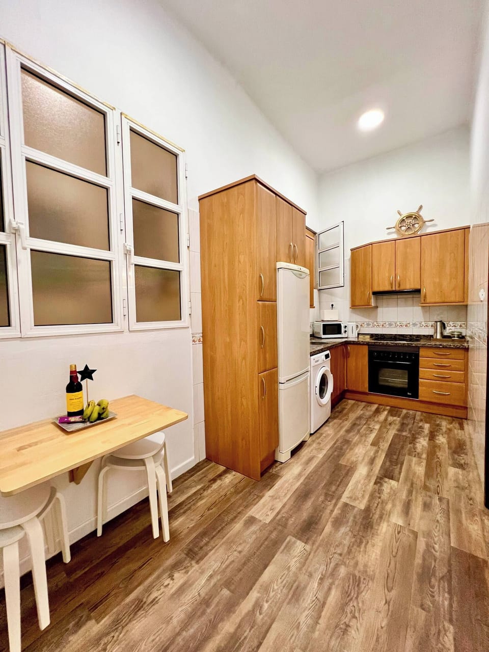 Apartment, 2 Bedrooms, Balcony, City View | Interior