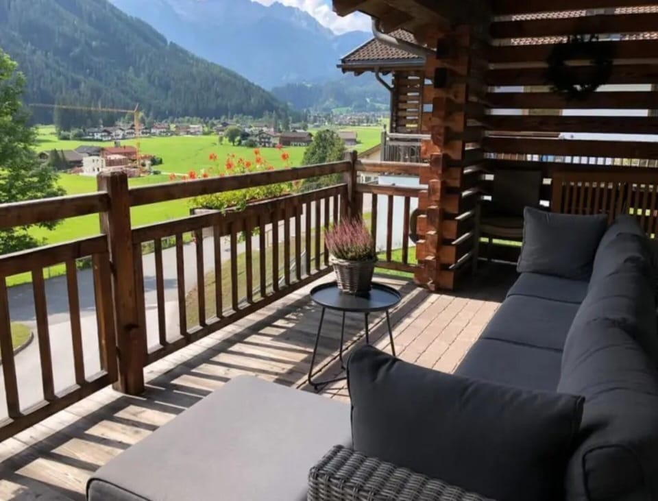 House | Balcony