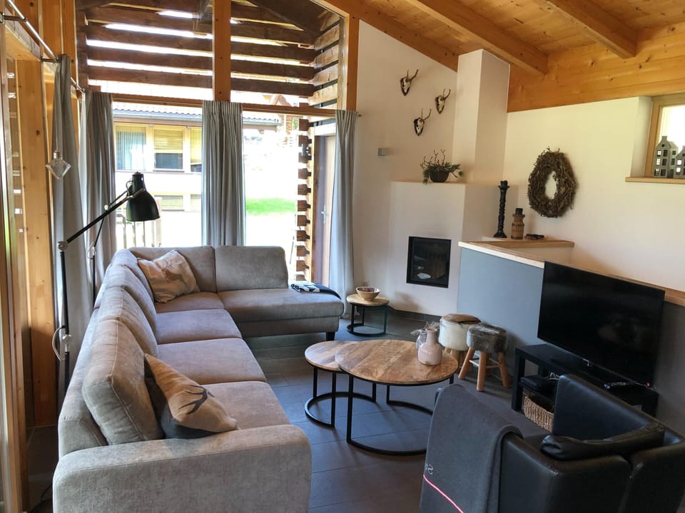 Chalet | Living area