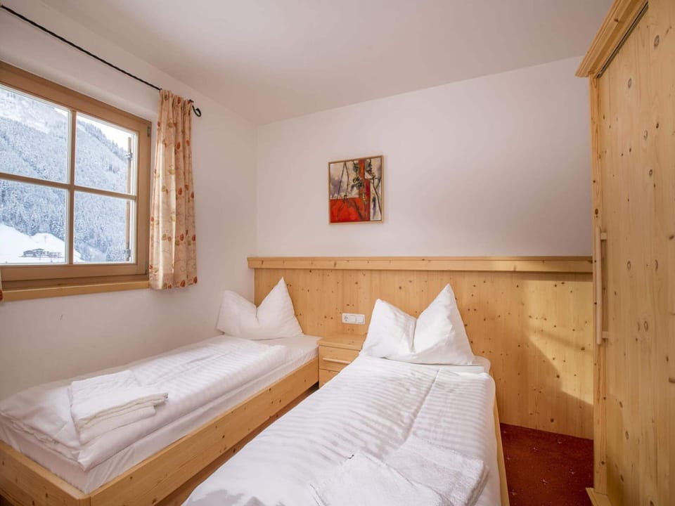 Chalet | 4 bedrooms, bed sheets