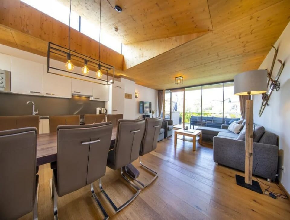 House | Dining