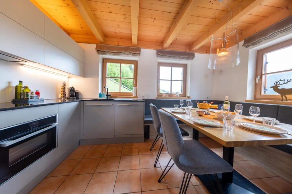 House | Private kitchen | Coffee/tea maker, microwave, stovetop, dishwasher
