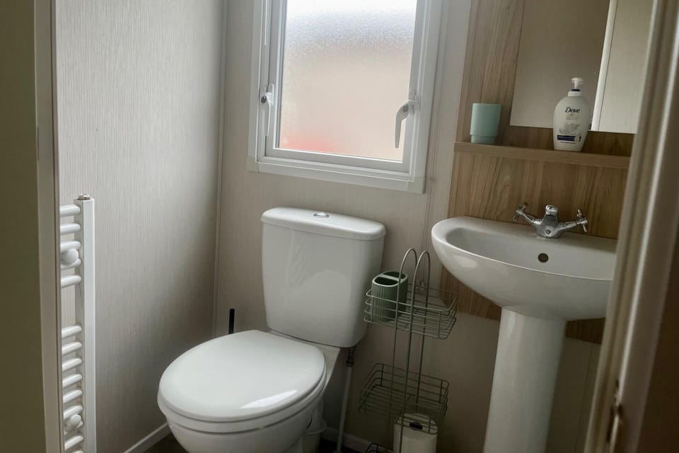 Surfside Bliss - Cayton Bay Park Caravan Apartment in England