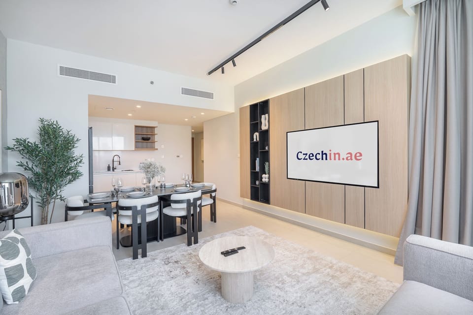 Standard Apartment, Balcony, City View | Living area