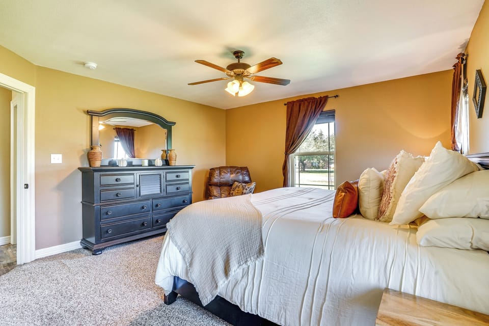 House (4 Bedrooms) | Interior