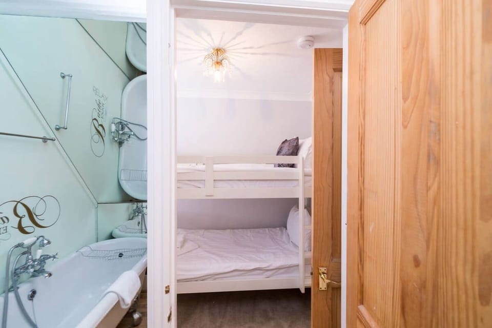 Host Stay The Old Coach House on Margaret Street House in Brighton