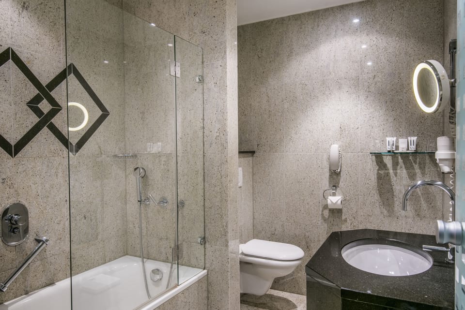 Shower, hair dryer, bathrobes, slippers