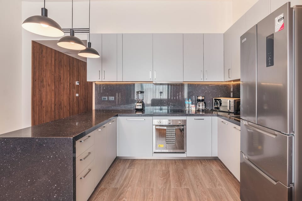 Junior Studio, Balcony | Private kitchen | Oven, stovetop, coffee/tea maker, cookware/dishes/utensils