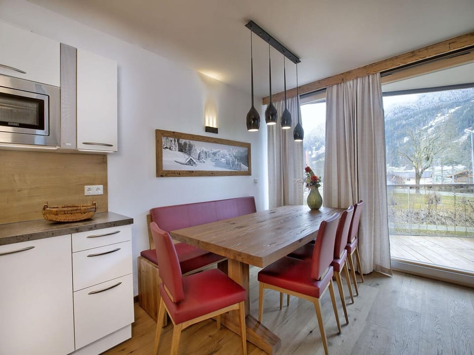 Apartment | Dining