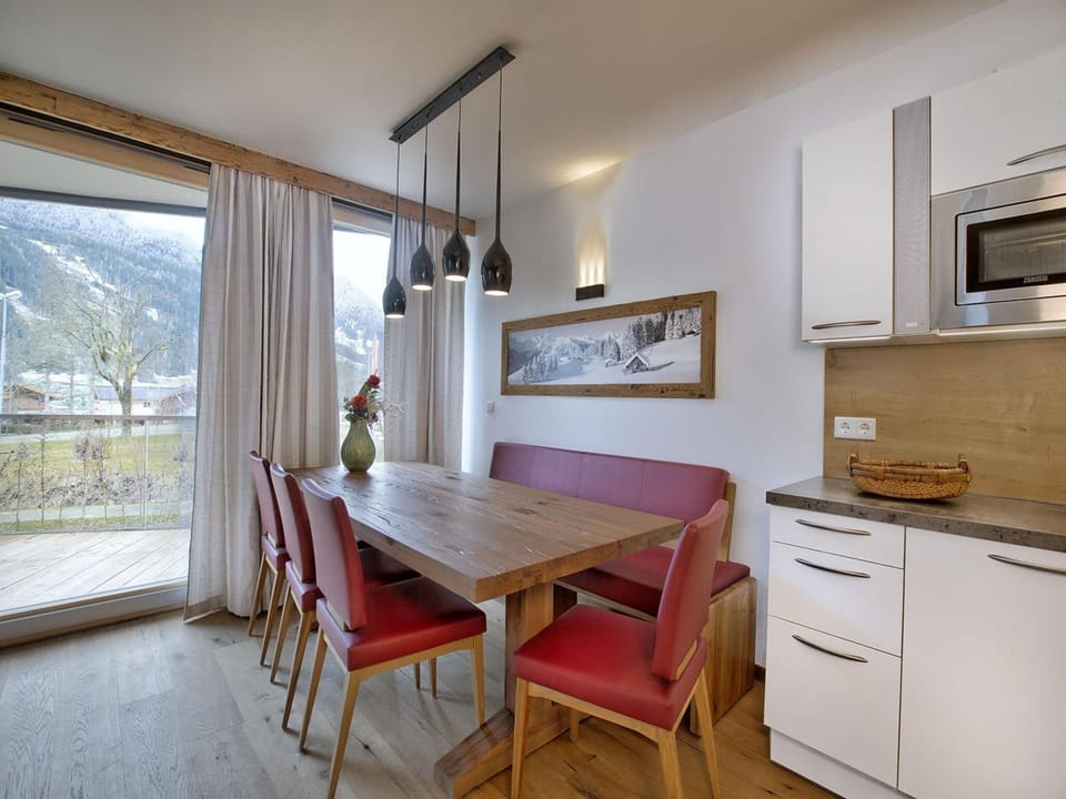 Apartment | Dining
