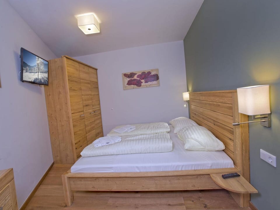 Apartment | 3 bedrooms, individually furnished, bed sheets