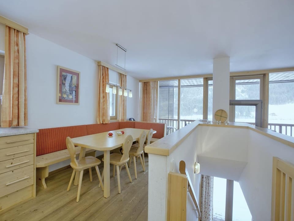 House | Dining