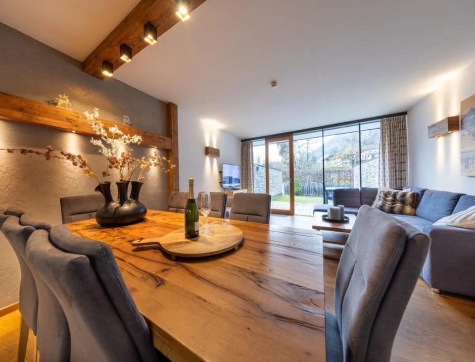 House | Dining